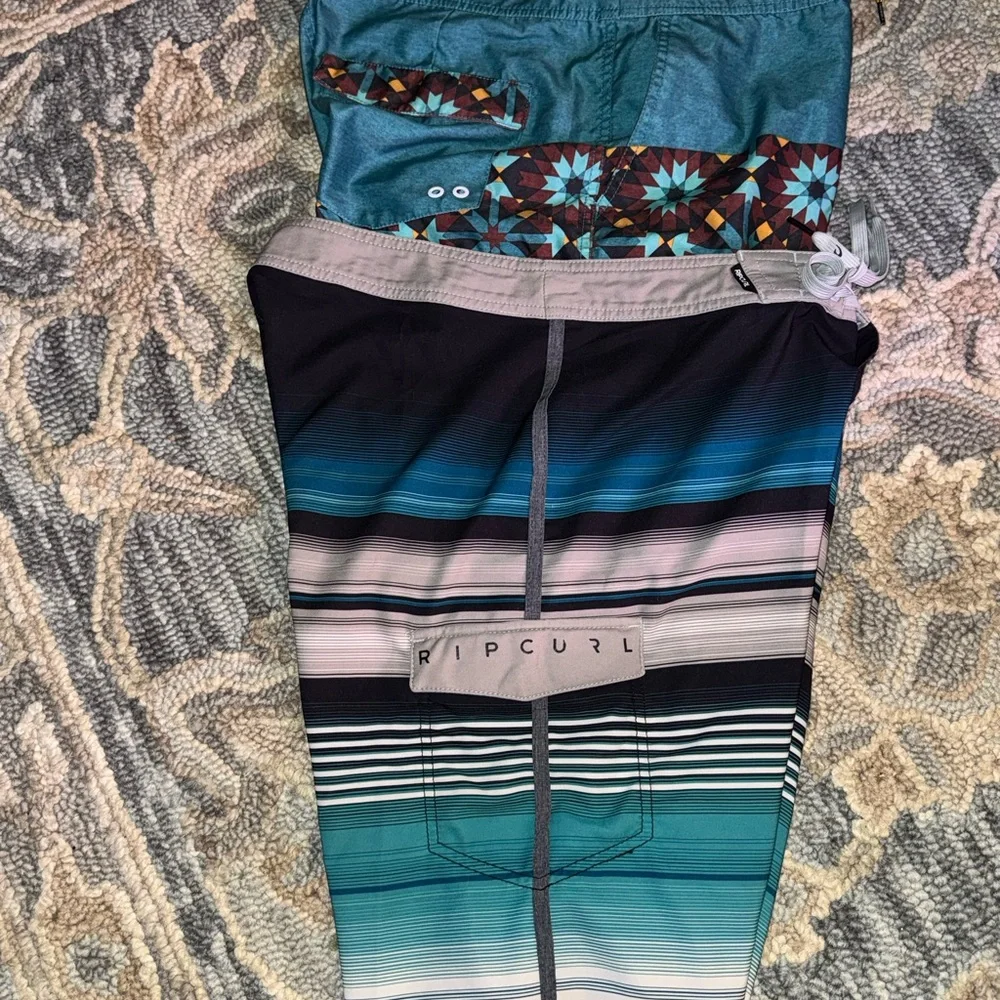 Geometric Patterned Shorts with Drawstring - Picture 3 of 12